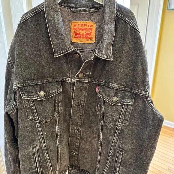 Men’s LEVI’S Denim Trucker Jacket Color Black Size XXL - Lightly Used - Picture 1 of 8